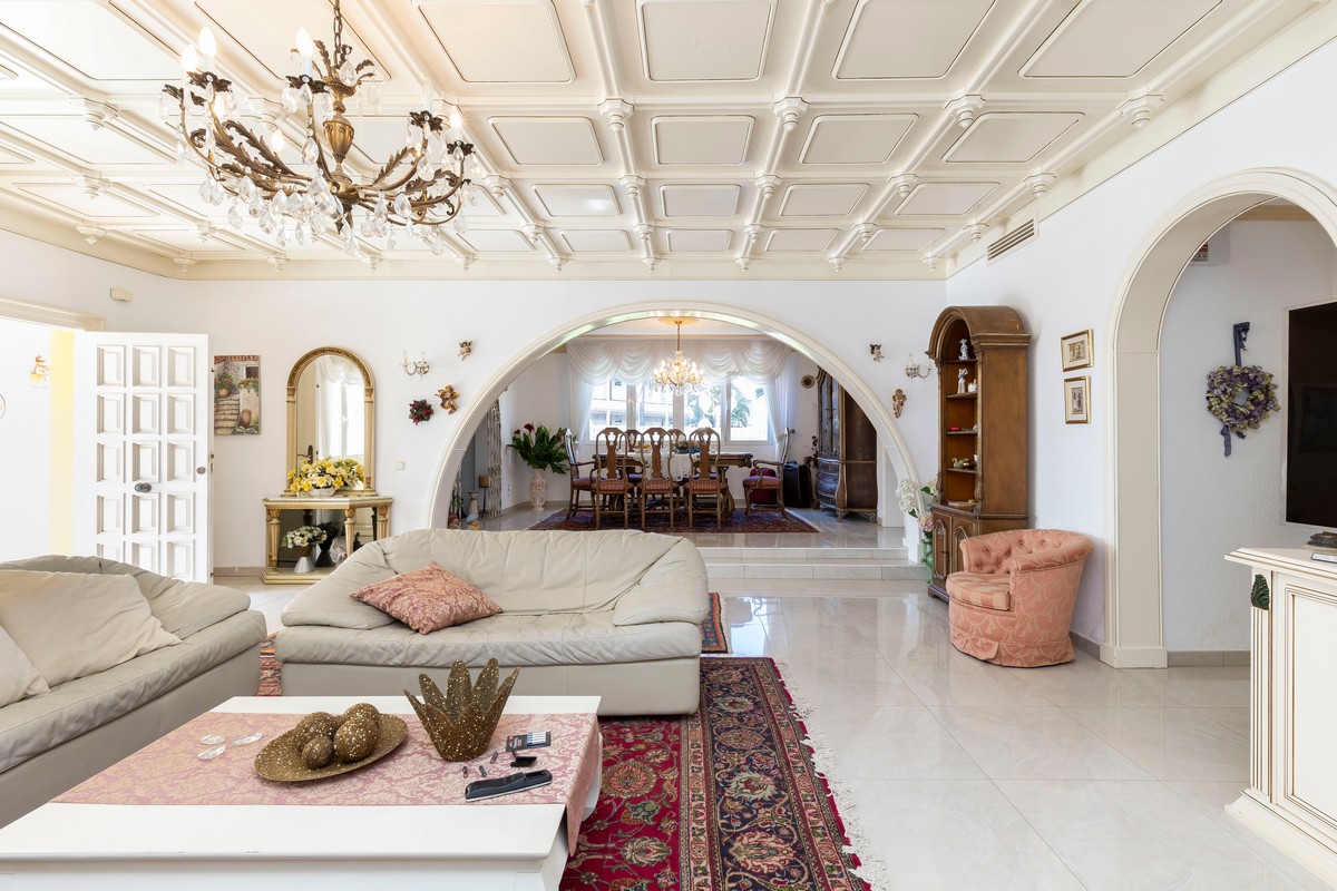 Spettacolare villa di 491 m² su un terreno di 1.480 m² - Ideale per due famiglie