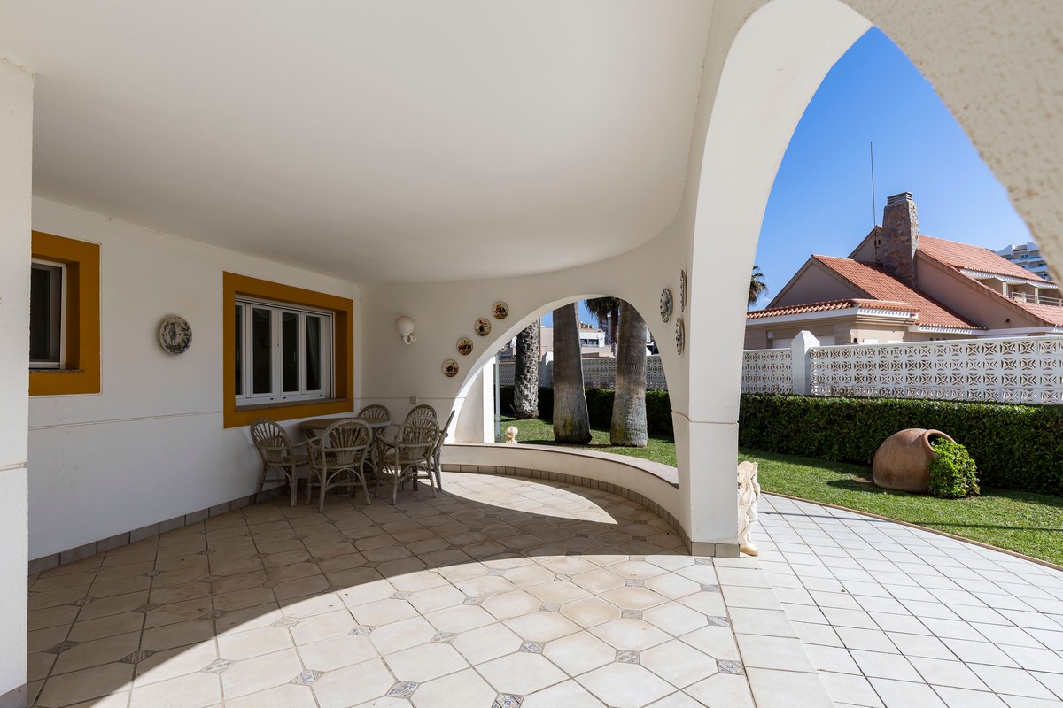 Spettacolare villa di 491 m² su un terreno di 1.480 m² - Ideale per due famiglie