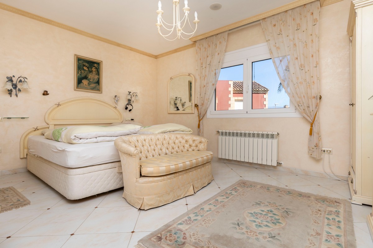 Spettacolare villa di 491 m² su un terreno di 1.480 m² - Ideale per due famiglie