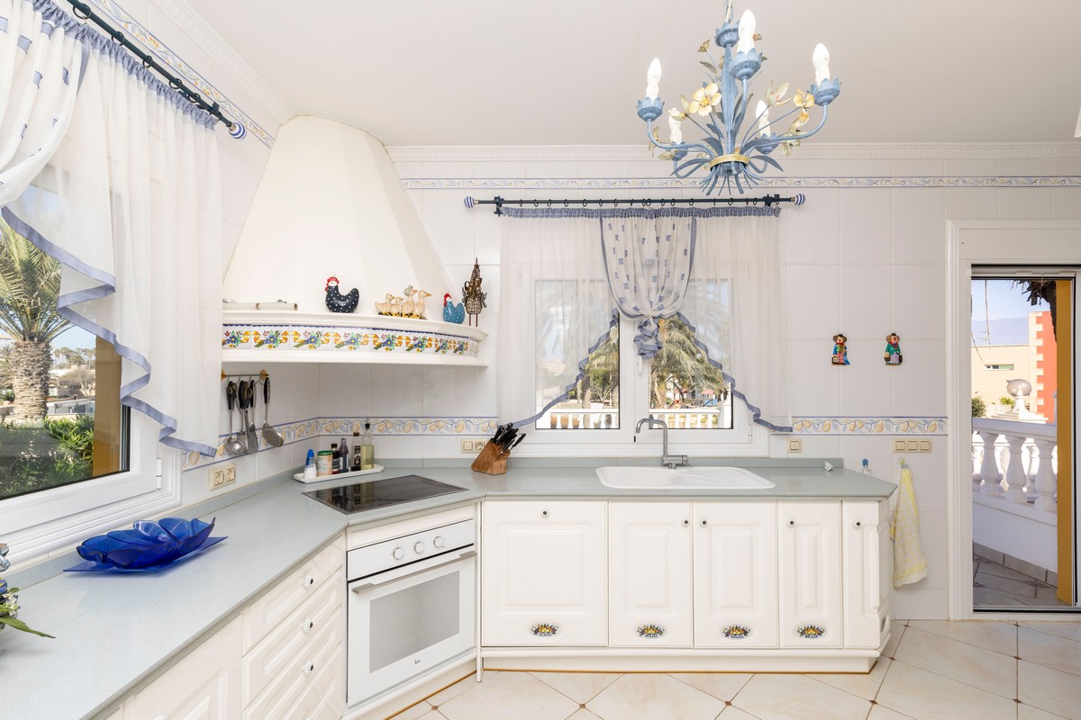 Spettacolare villa di 491 m² su un terreno di 1.480 m² - Ideale per due famiglie