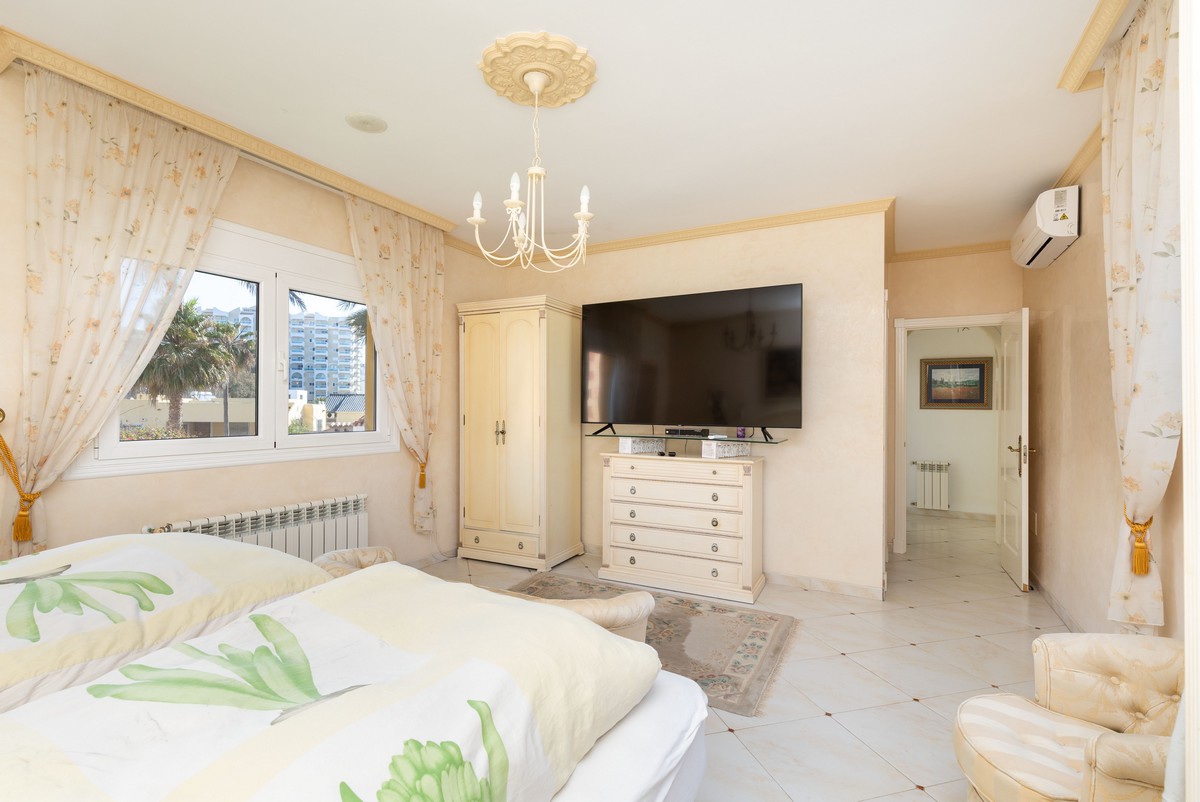 Spettacolare villa di 491 m² su un terreno di 1.480 m² - Ideale per due famiglie