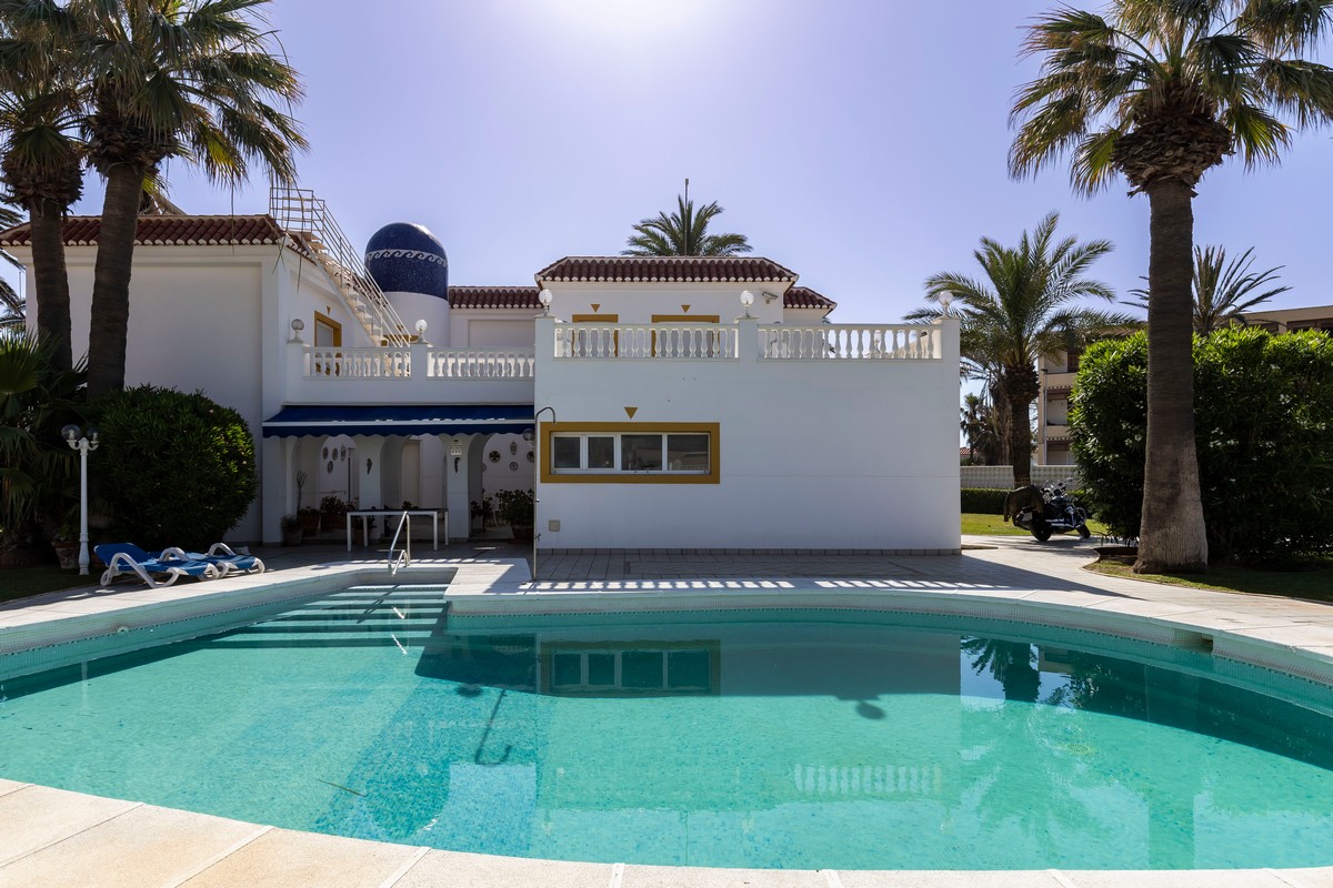 Spettacolare villa di 491 m² su un terreno di 1.480 m² - Ideale per due famiglie