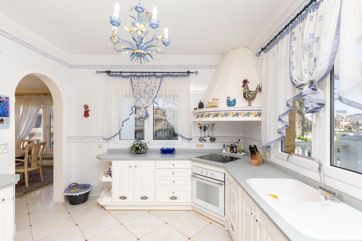 Spettacolare villa di 491 m² su un terreno di 1.480 m² - Ideale per due famiglie