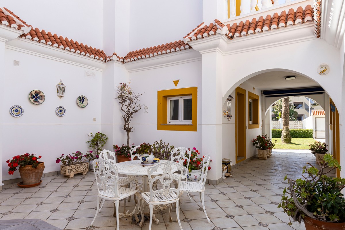 Spettacolare villa di 491 m² su un terreno di 1.480 m² - Ideale per due famiglie