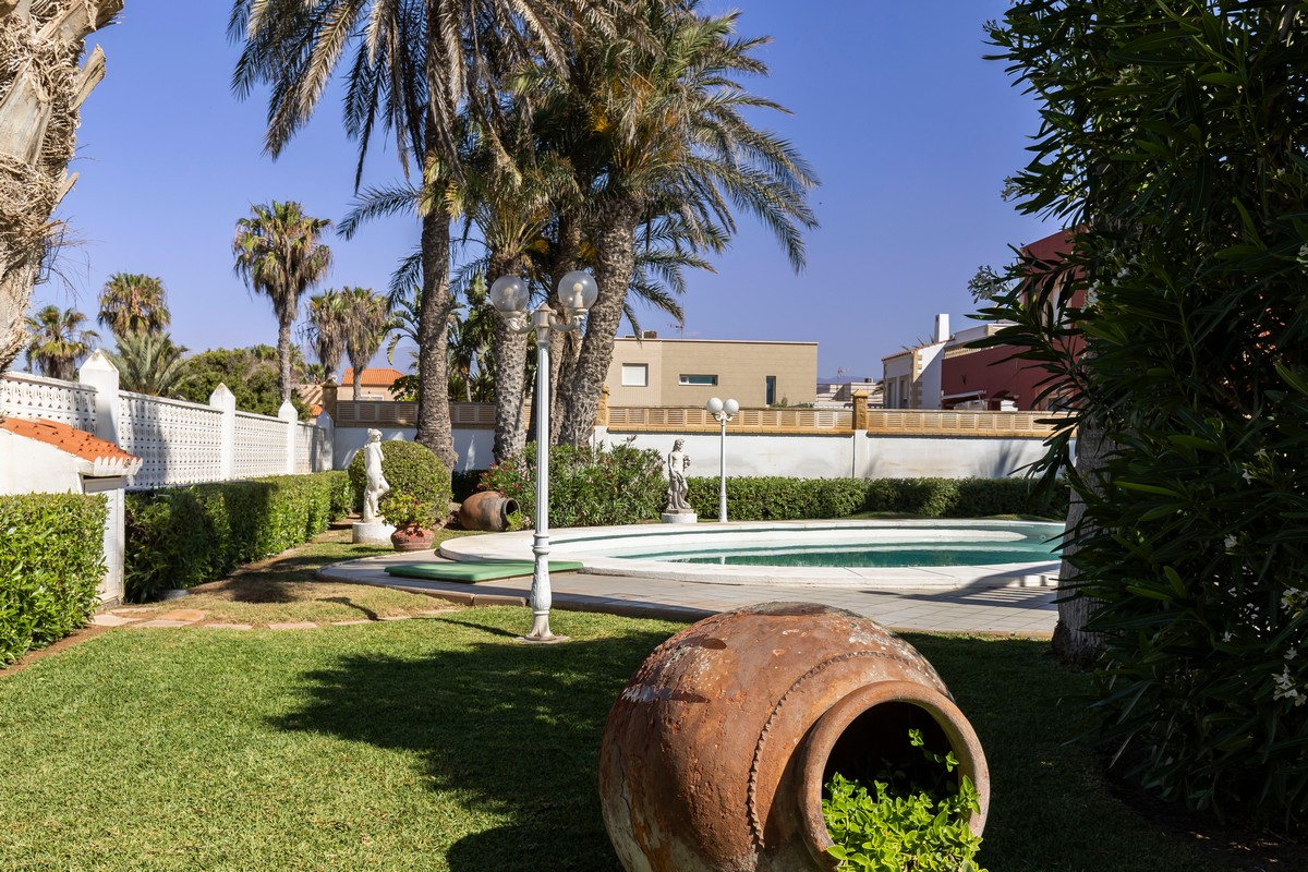 Spettacolare villa di 491 m² su un terreno di 1.480 m² - Ideale per due famiglie