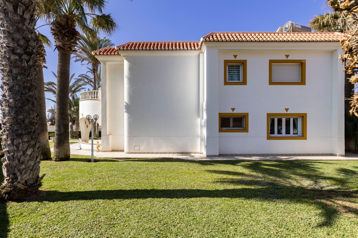 Spettacolare villa di 491 m² su un terreno di 1.480 m² - Ideale per due famiglie