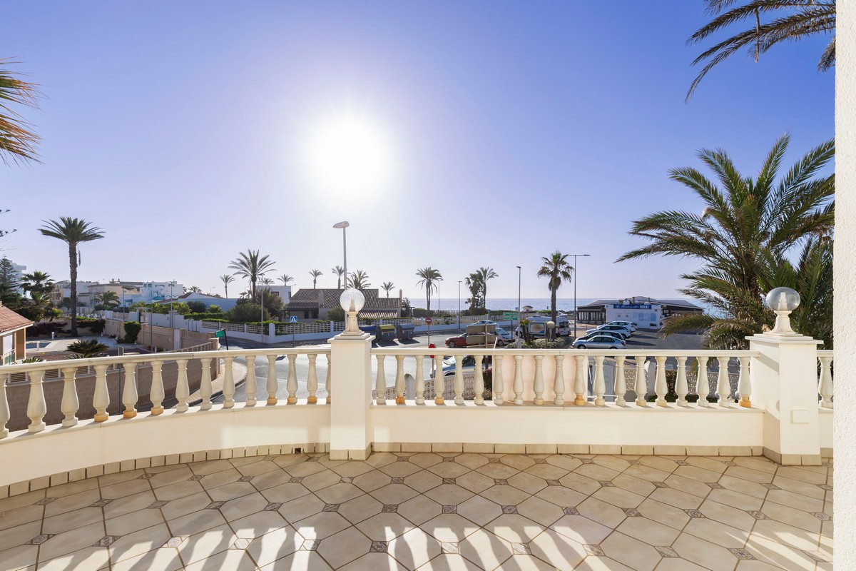 Spettacolare villa di 491 m² su un terreno di 1.480 m² - Ideale per due famiglie