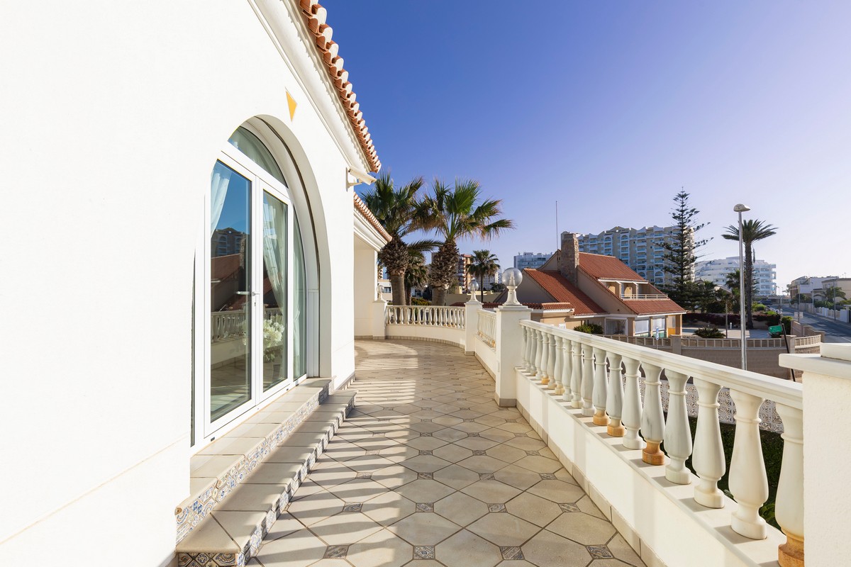 Spettacolare villa di 491 m² su un terreno di 1.480 m² - Ideale per due famiglie