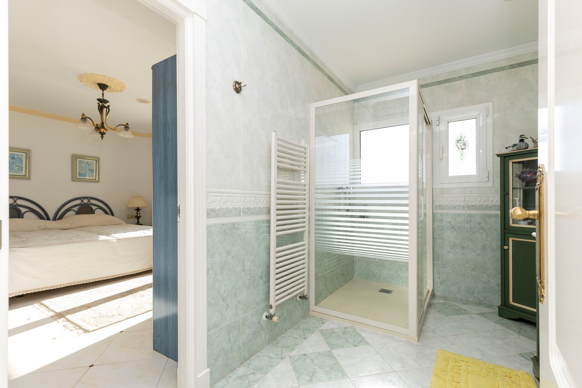 Spettacolare villa di 491 m² su un terreno di 1.480 m² - Ideale per due famiglie