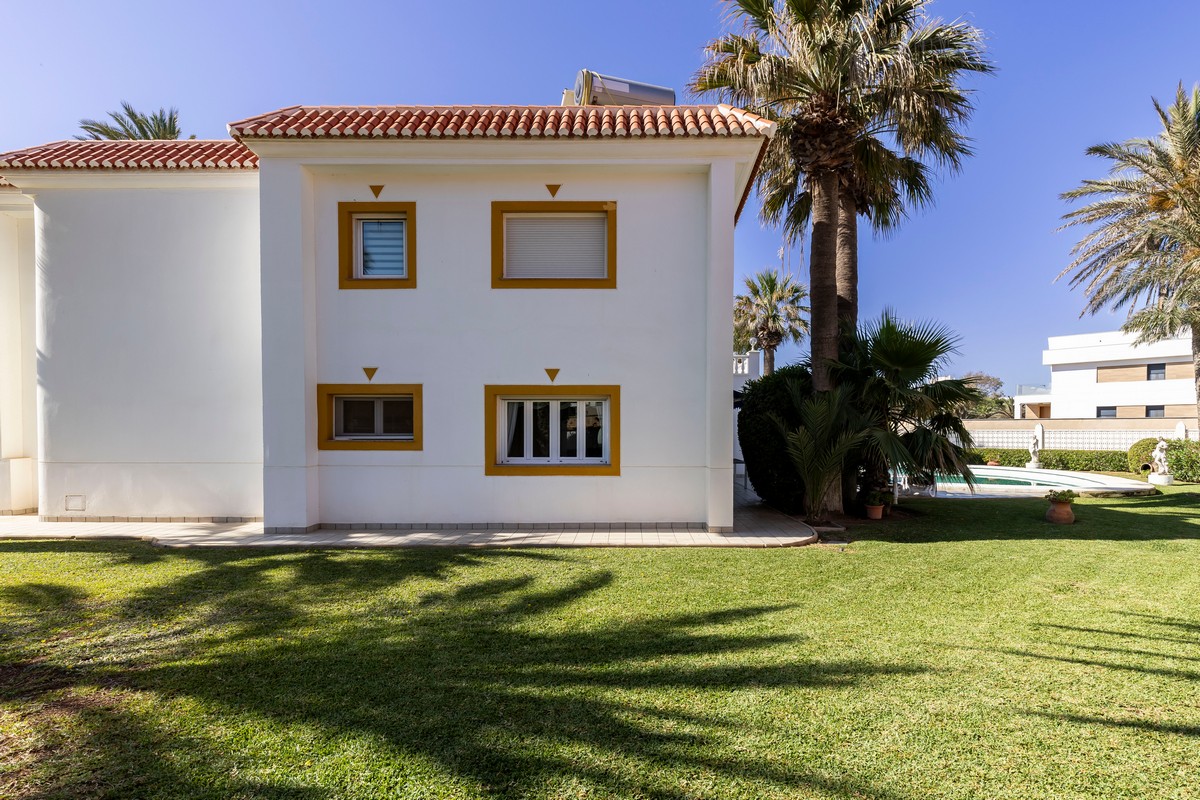Spettacolare villa di 491 m² su un terreno di 1.480 m² - Ideale per due famiglie