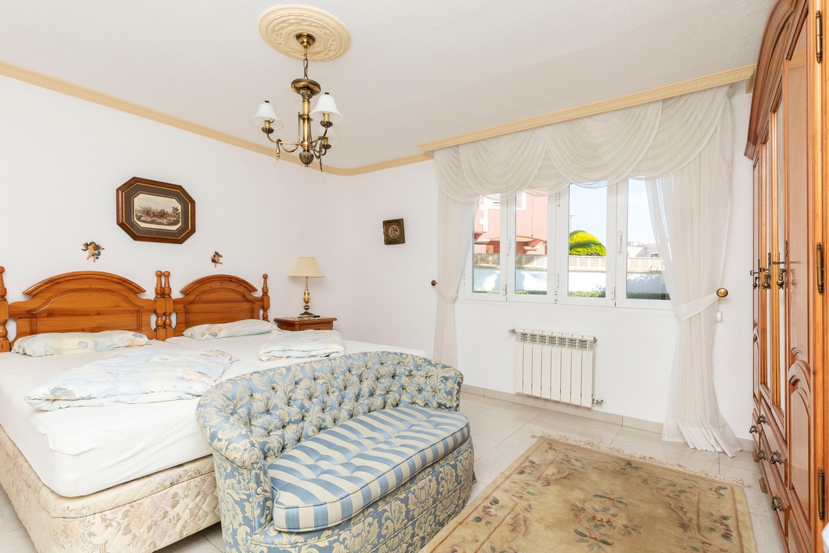 Spettacolare villa di 491 m² su un terreno di 1.480 m² - Ideale per due famiglie