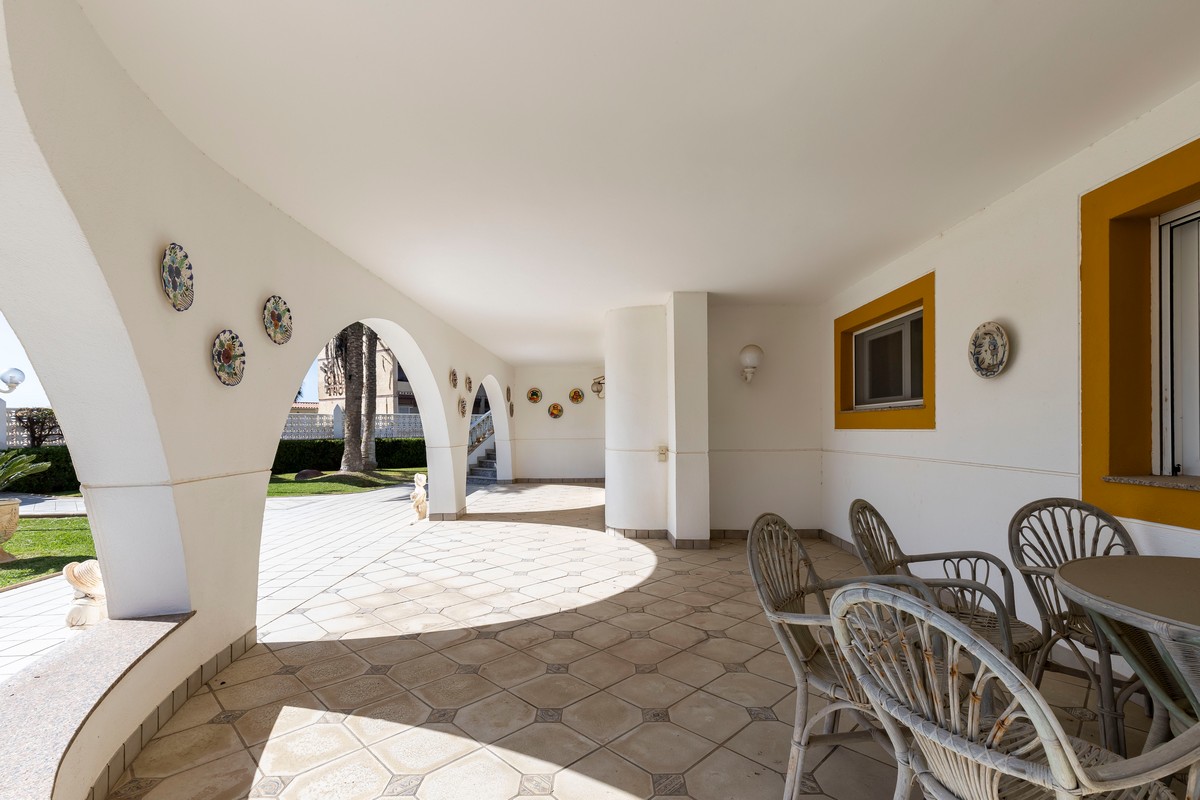 Spettacolare villa di 491 m² su un terreno di 1.480 m² - Ideale per due famiglie