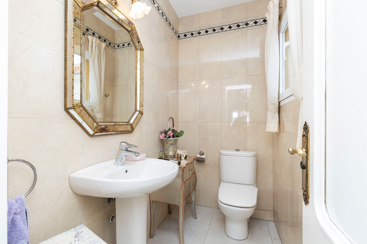 Spettacolare villa di 491 m² su un terreno di 1.480 m² - Ideale per due famiglie