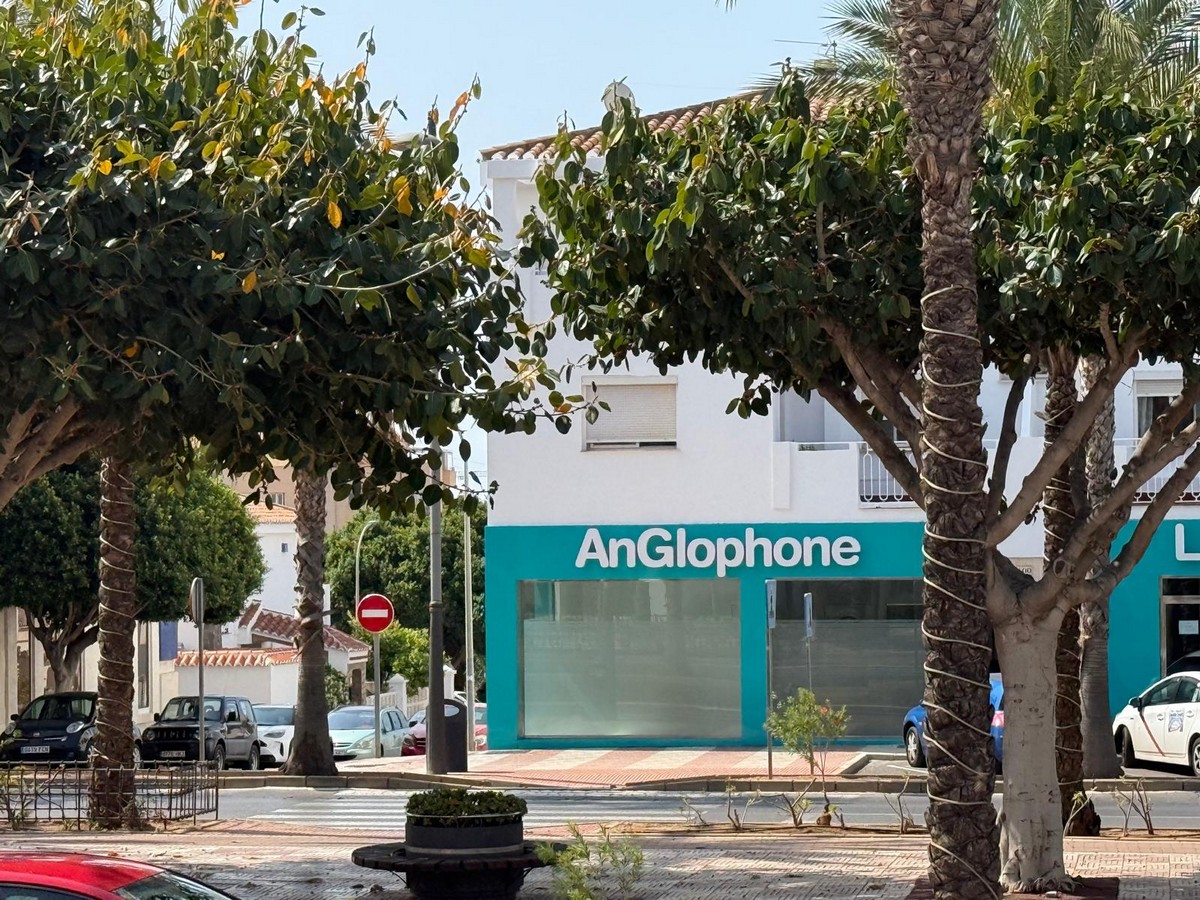 Multi-family plot of 1.247m² in Avenida Juan Carlos III, Aguadulce