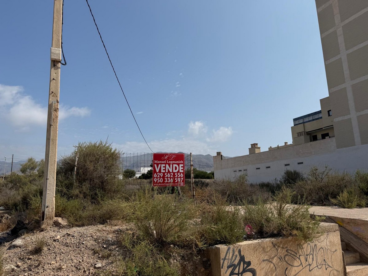Multi-family plot of 1.247m² in Avenida Juan Carlos III, Aguadulce