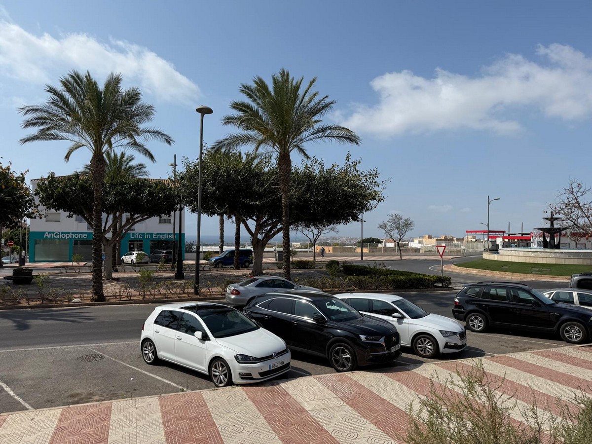 Multi-family plot of 1.247m² in Avenida Juan Carlos III, Aguadulce