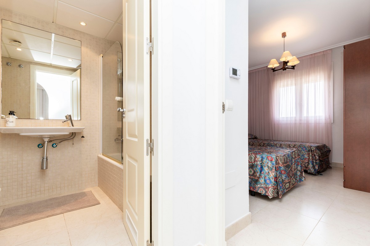 Magnificent apartment in 1st beach line, Complex Villa Romana