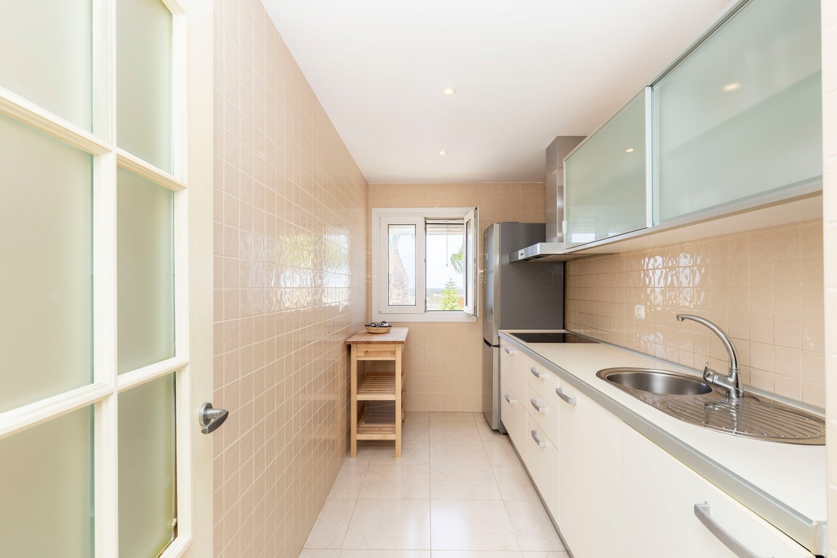Magnificent apartment in 1st beach line, Complex Villa Romana