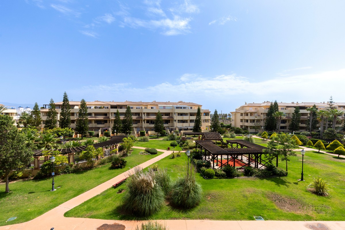 Magnificent apartment in 1st beach line, Complex Villa Romana