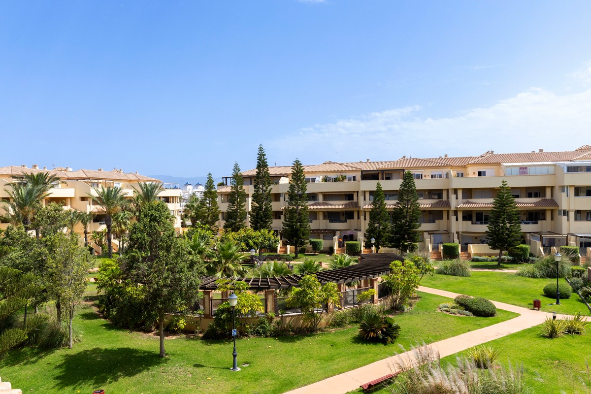 Magnificent apartment in 1st beach line, Complex Villa Romana