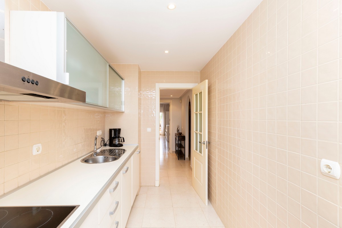 Magnificent apartment in 1st beach line, Complex Villa Romana