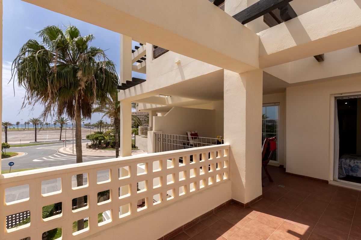 Apartment ready to move in and with sea views, Vereda Golf Complex