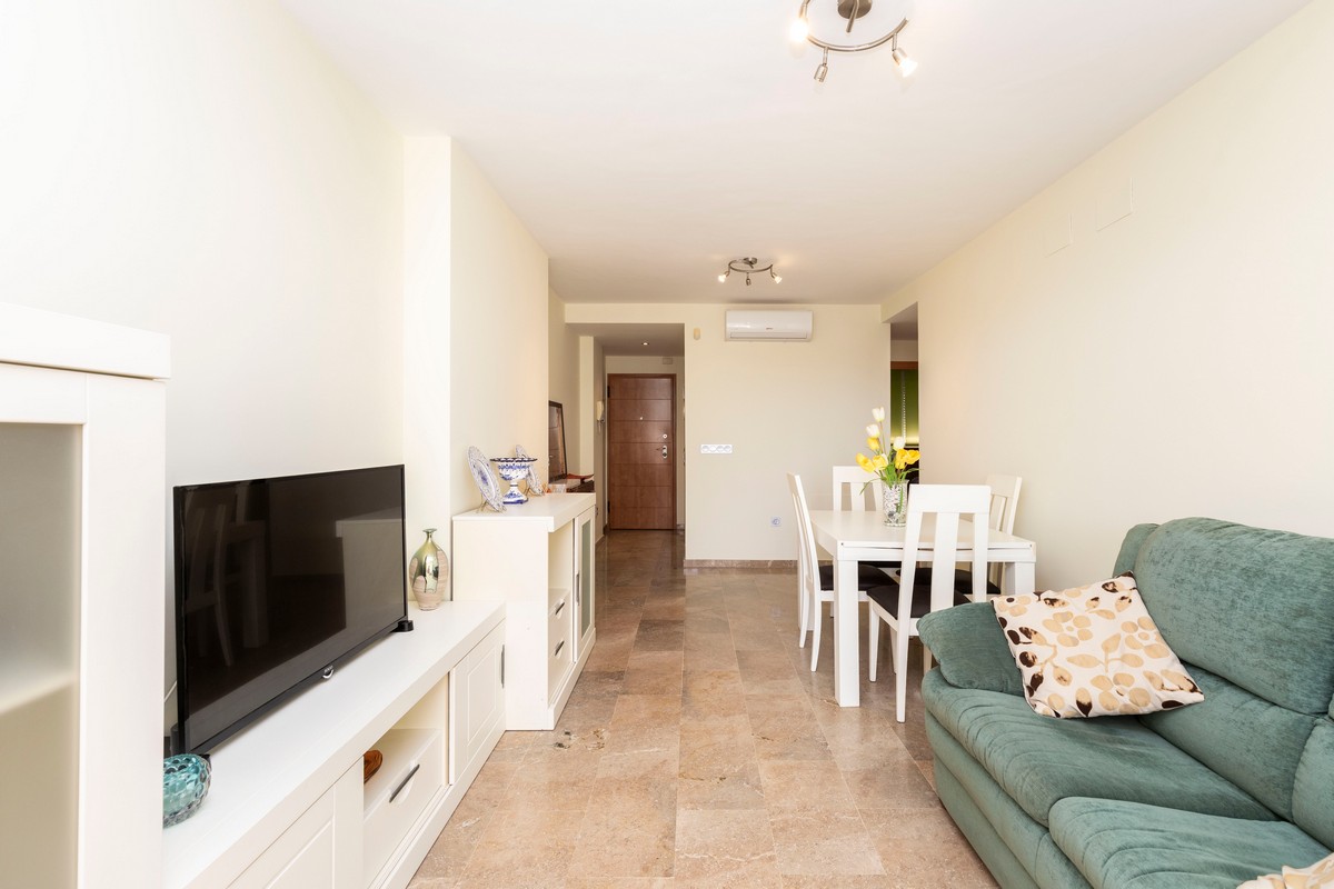 Apartment ready to move in and with sea views, Vereda Golf Complex