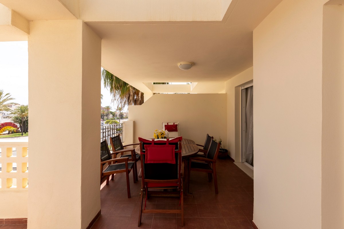 Apartment ready to move in and with sea views, Vereda Golf Complex