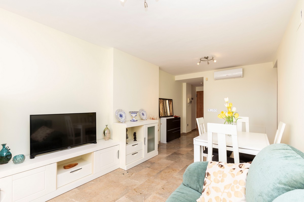 Apartment ready to move in and with sea views, Vereda Golf Complex