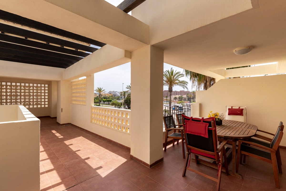 Apartment ready to move in and with sea views, Vereda Golf Complex