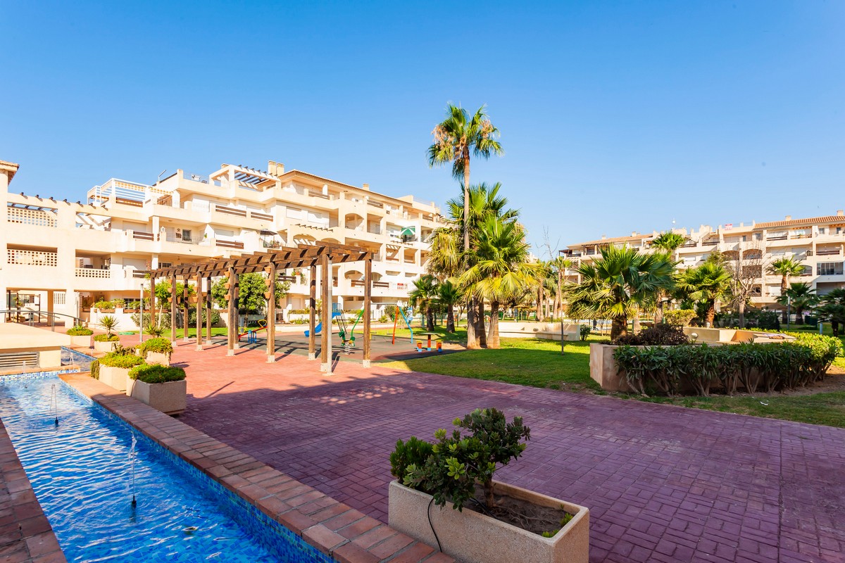 Apartment ready to move in and with sea views, Vereda Golf Complex