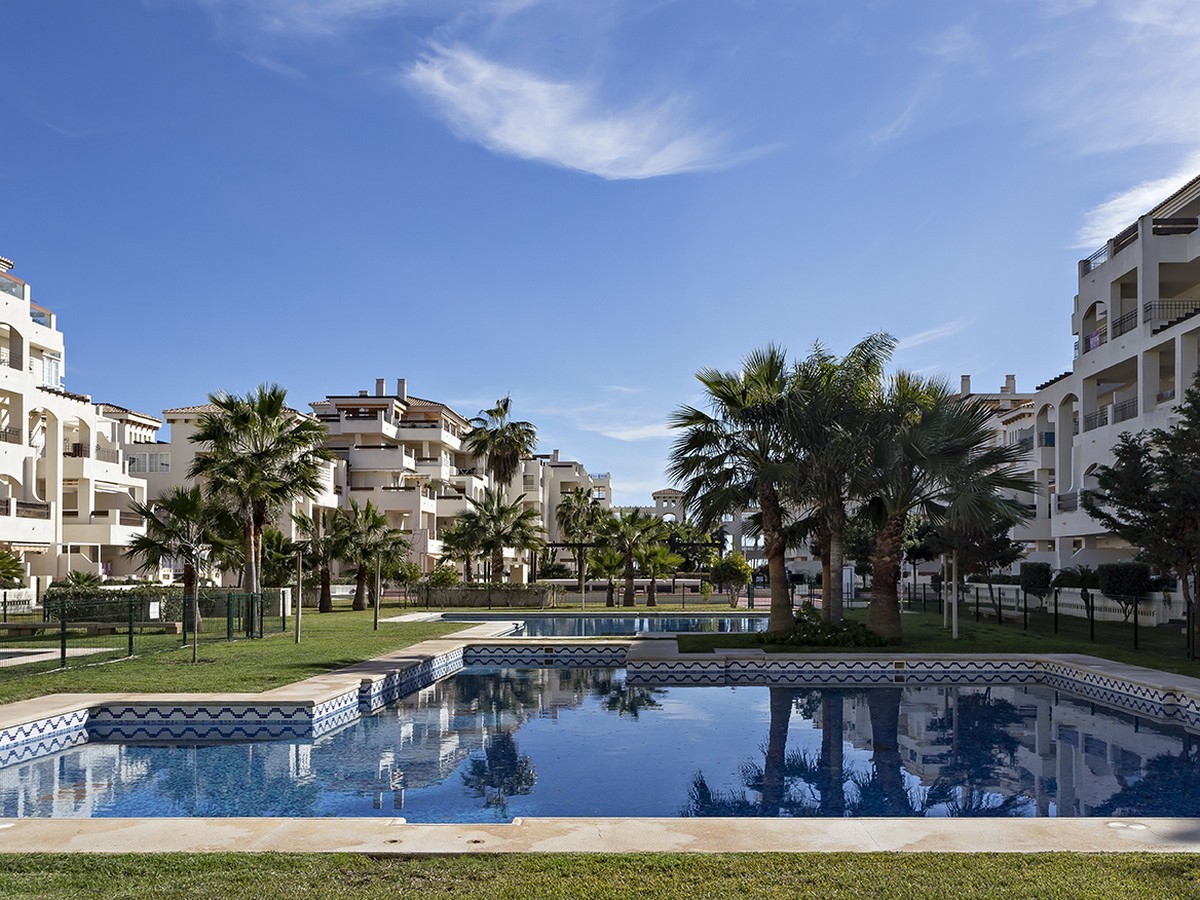 Apartment ready to move in and with sea views, Vereda Golf Complex