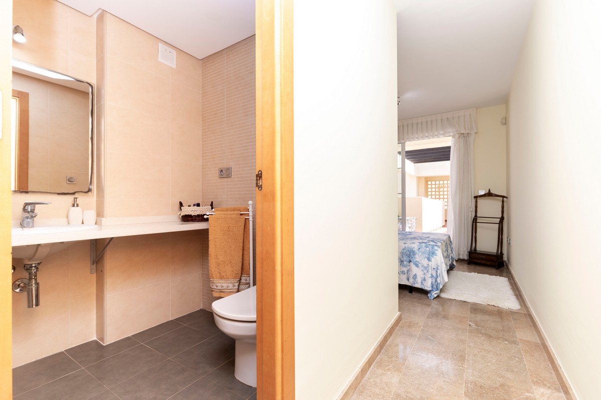 Apartment ready to move in and with sea views, Vereda Golf Complex