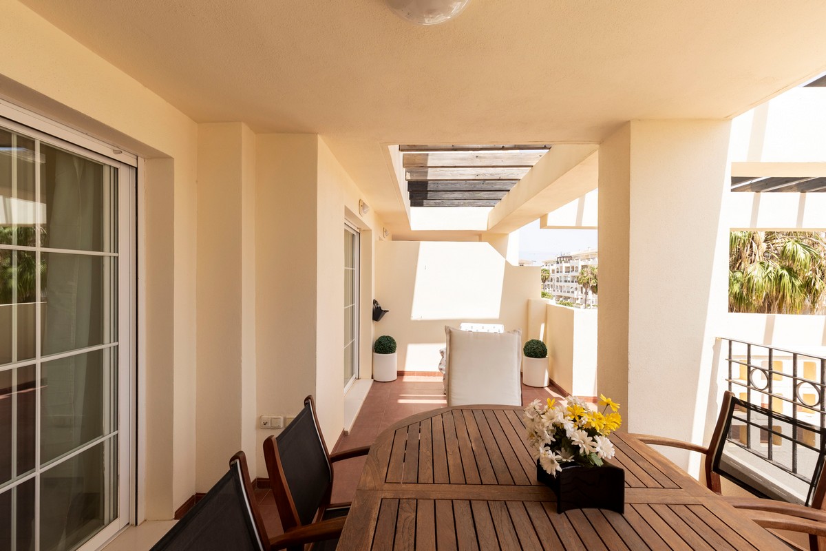Apartment ready to move in and with sea views, Vereda Golf Complex
