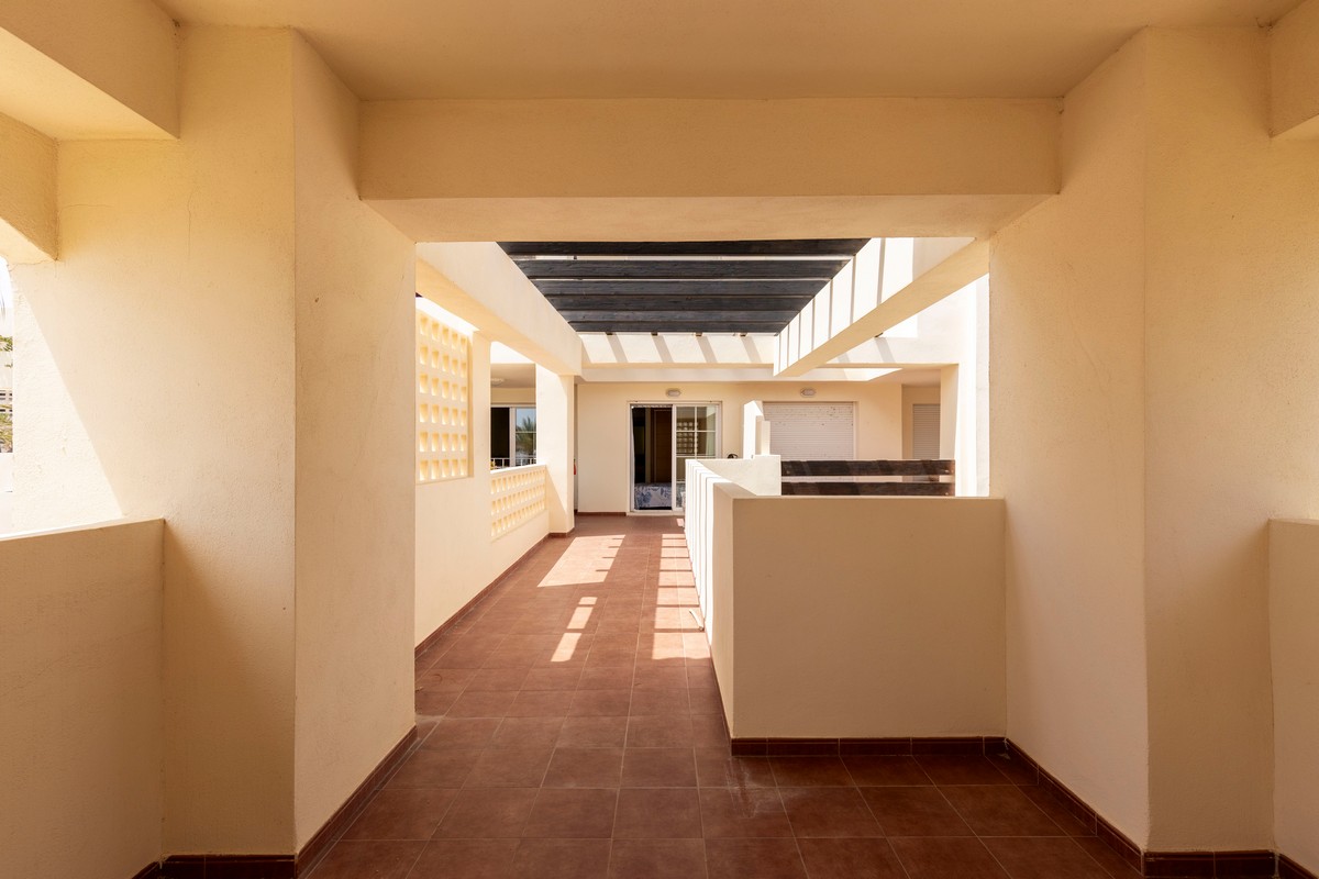 Apartment ready to move in and with sea views, Vereda Golf Complex