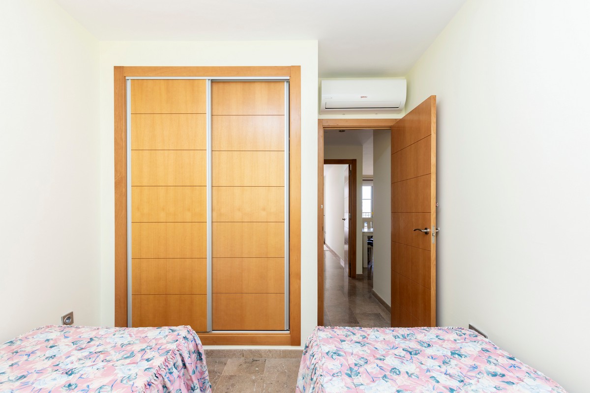Apartment ready to move in and with sea views, Vereda Golf Complex