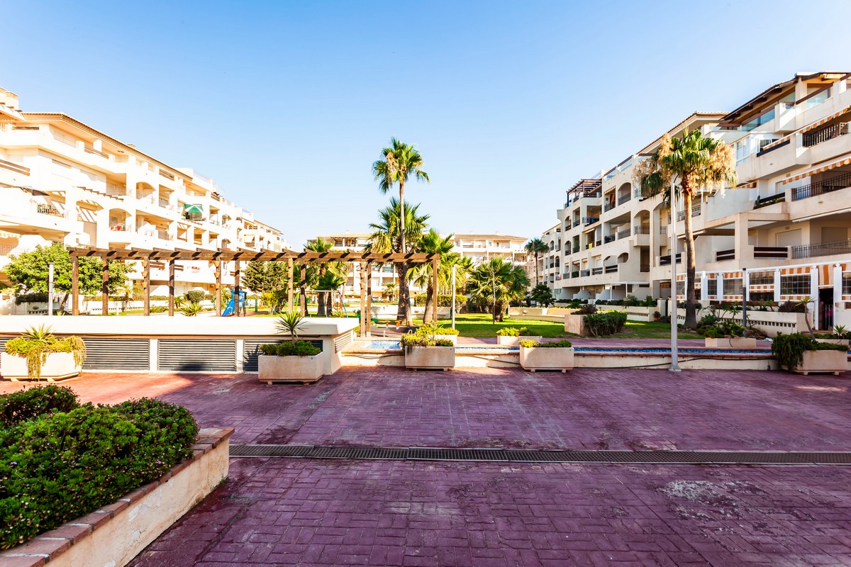 Apartment ready to move in and with sea views, Vereda Golf Complex