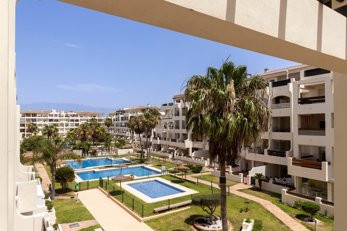 Apartment ready to move in and with sea views, Vereda Golf Complex