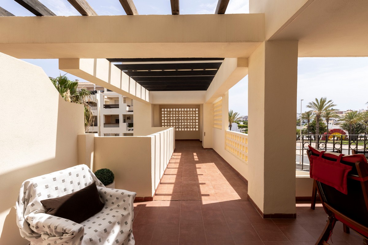 Apartment ready to move in and with sea views, Vereda Golf Complex
