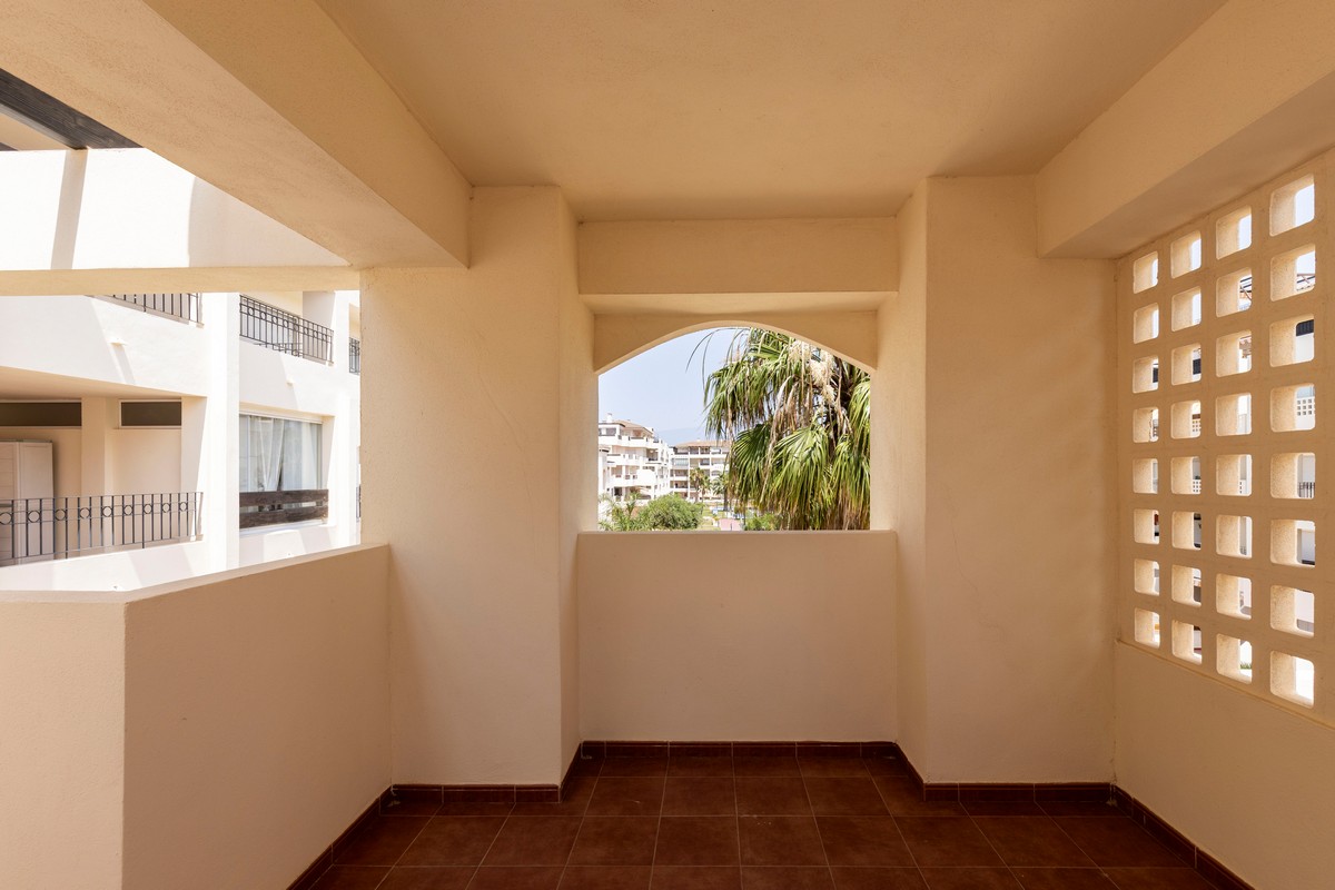 Apartment ready to move in and with sea views, Vereda Golf Complex