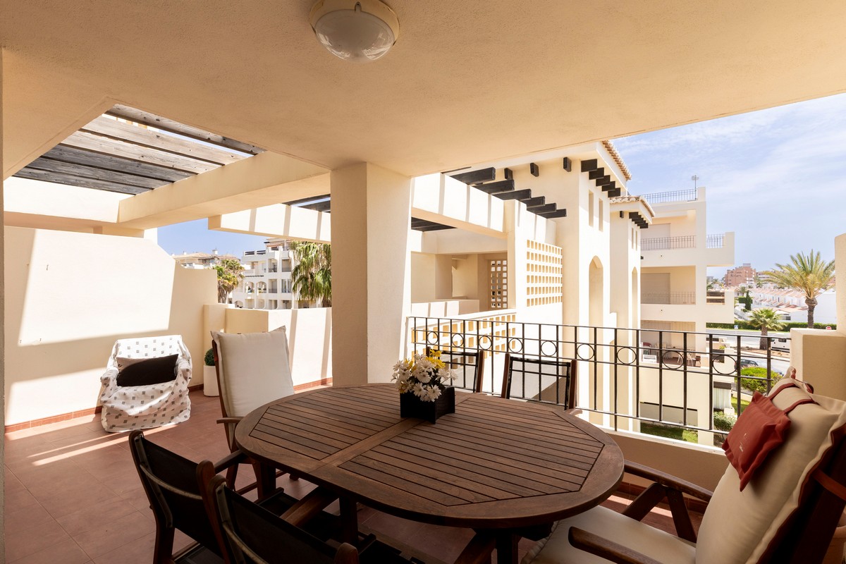 Apartment ready to move in and with sea views, Vereda Golf Complex