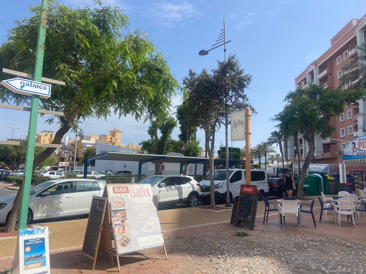 Local totalmente reformado ubicado en Avenida Playa Serena