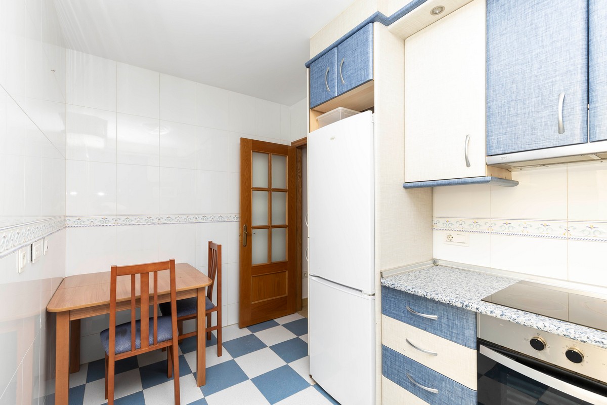 Spacious and comfortable 3-bedroom flat in the heart of Roquetas de Mar