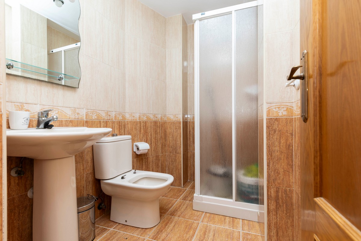 Spacious and comfortable 3-bedroom flat in the heart of Roquetas de Mar