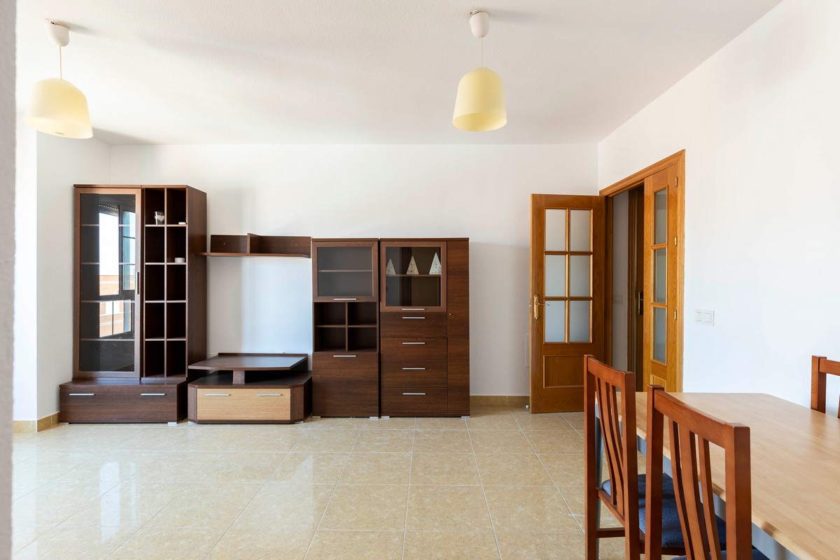 Spacious and comfortable 3-bedroom flat in the heart of Roquetas de Mar