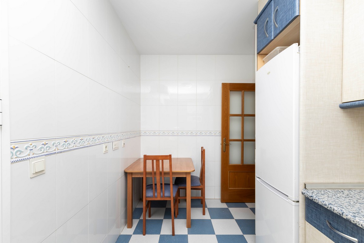 Spacious and comfortable 3-bedroom flat in the heart of Roquetas de Mar