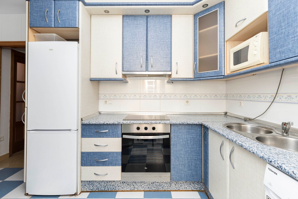Spacious and comfortable 3-bedroom flat in the heart of Roquetas de Mar