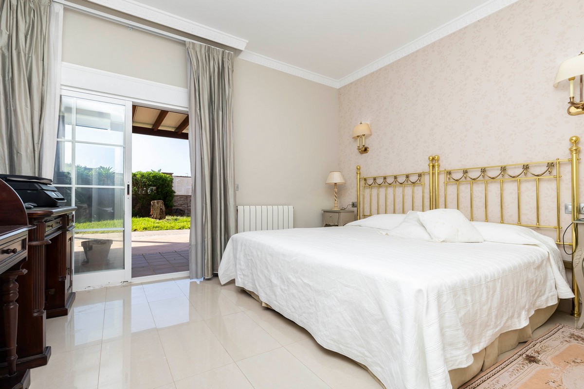 Impressive villa in the heart of Playa Serena