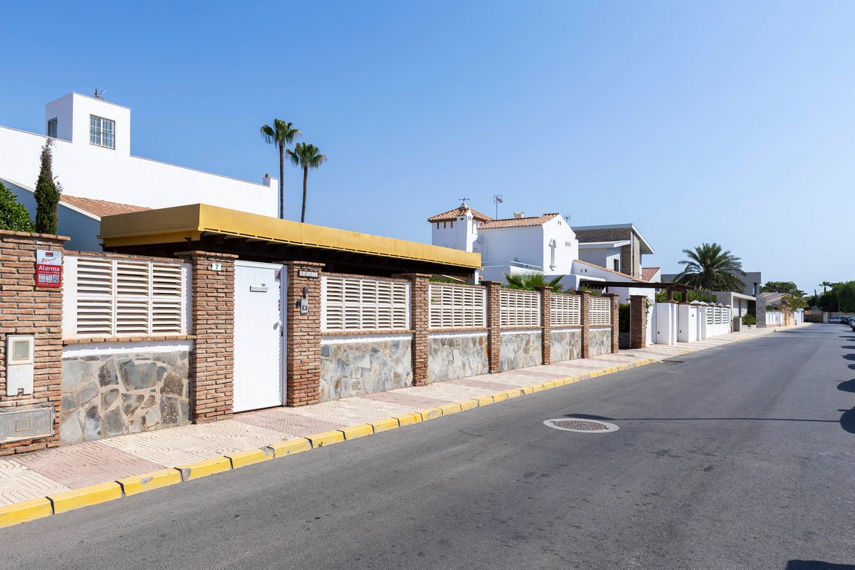 Impressive villa in the heart of Playa Serena