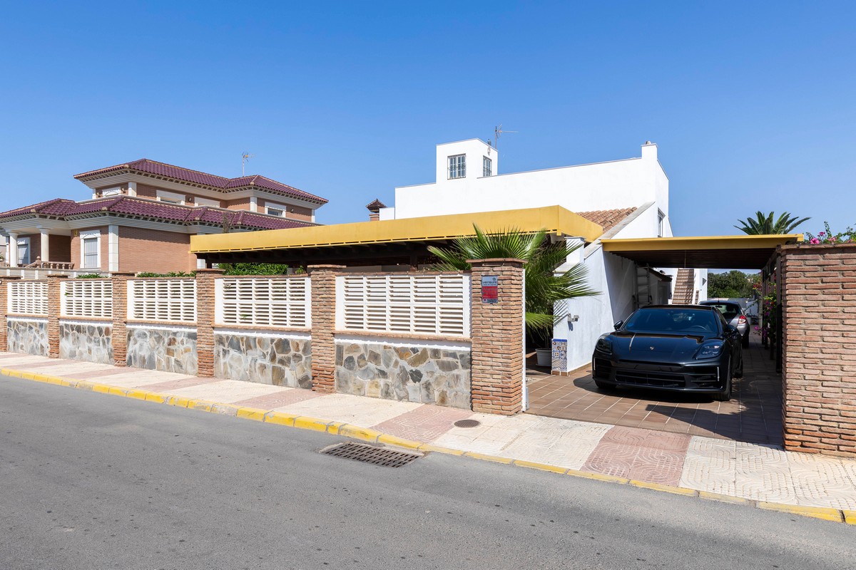 Impressive villa in the heart of Playa Serena